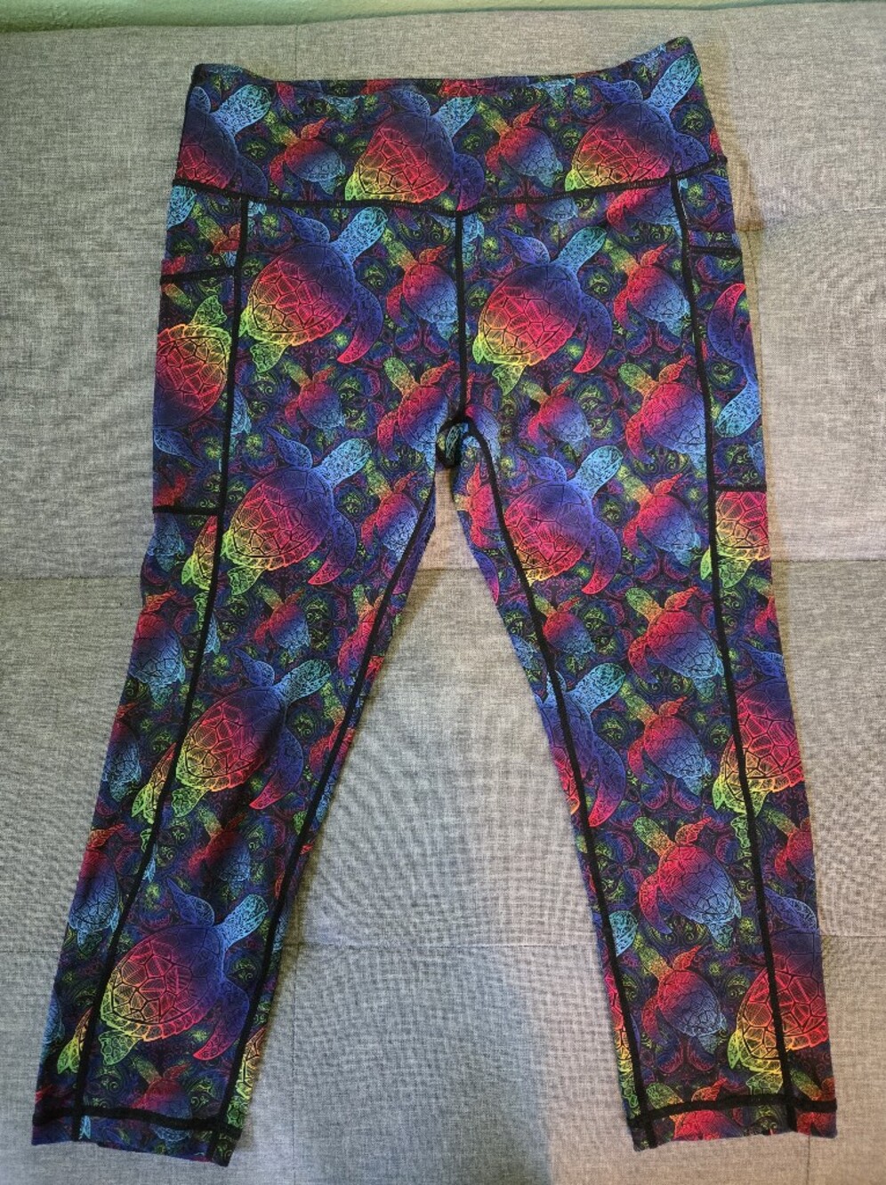 Constantly Varied Gear Rainbow Turtles CAPRIS Size Lg